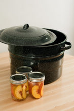 Load image into Gallery viewer, Granite Ware Covered Preserving Canner with Rack, 12-Quart
