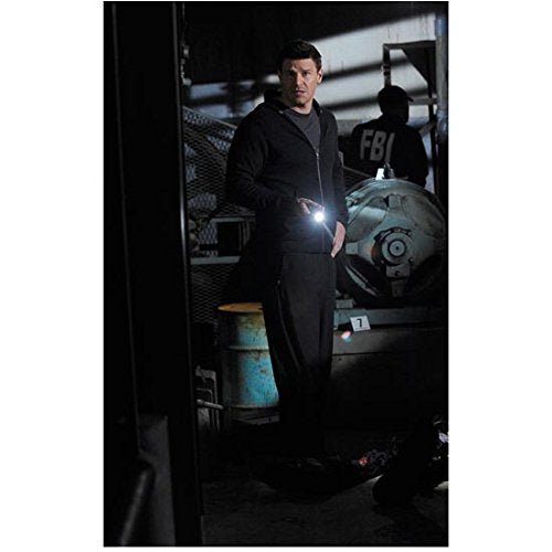 Bones David Boreanaz as Special Agent Booth Mouth Open Holding Flashlight 8 x 10 Photo