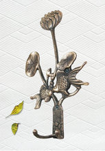 Load image into Gallery viewer, Decorative Brass Wall Hook With 2 Goldfishes Kiss Set Of 2 Pieces
