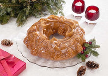 Load image into Gallery viewer, Nordic Ware Holiday Wreath Pan
