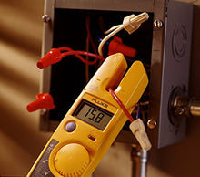 Load image into Gallery viewer, Fluke T5600 Electrical Voltage, Continuity and Current Tester
